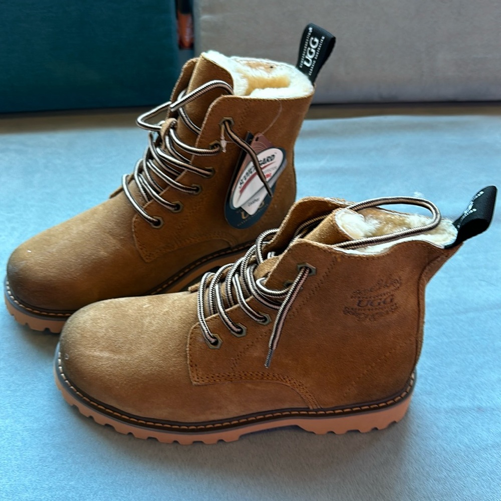 NWT - UGG Australia (not the Brand by Deckers) Women Ankle Boots size 7 - EU 37